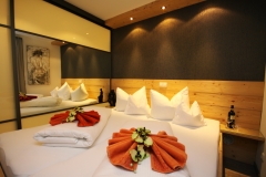 Schlafzimmer unsere Wohnung im Erdgeschoss